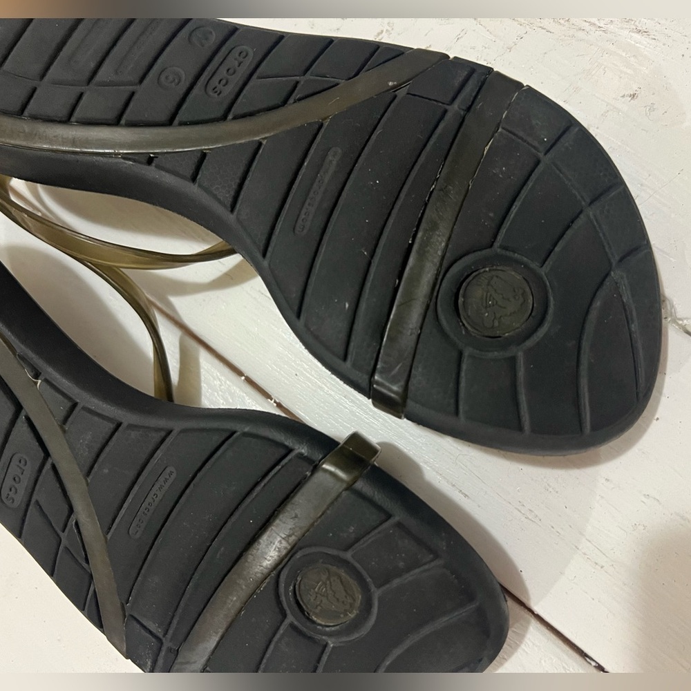 Women's Crocs Isabella Strappy Sandals Olive Smokey Brown Thong - Picture 3 of 12